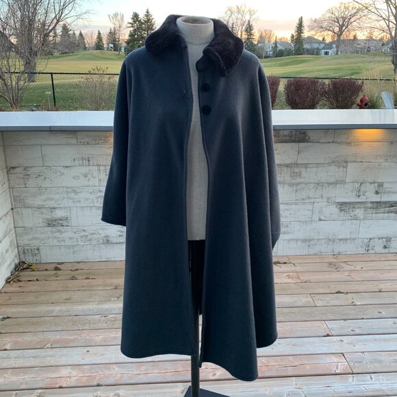 Vintage Lord & Taylor Black Fleece Cloak Cape Faux Fur Collar Velvet Buttons - Picture 10 of 16